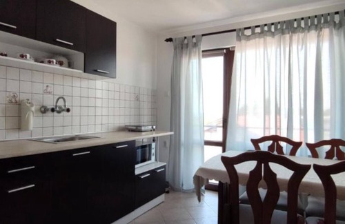 Chernomorets Apartamento | Two-Bedroom Apartment with Terrace and Sea View