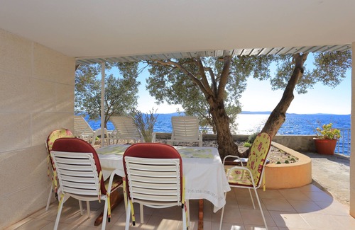 Okrug Donji Apartamento | Apartamento para dos personas en la playa Okrug Donji, Ciovo (A-6859-d)