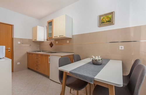 Spadici Apartamento | APP Silvana / Two-Bedroom Apartment Antonela I