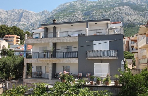 Gorinka Apartamento | Apartamento para dos personas con balcón y vista al mar Makarska (A-21911-e)