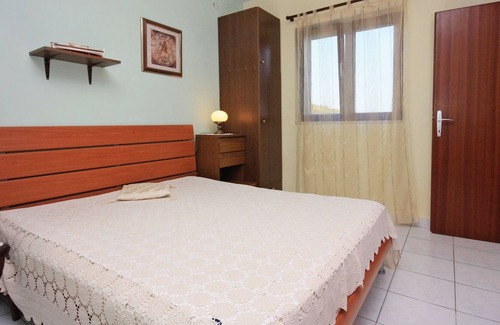 Nerezise Apartamento | Two bedroom apartment with terrace and sea view Bahía Vela Farska, Brac (A-2897-a)