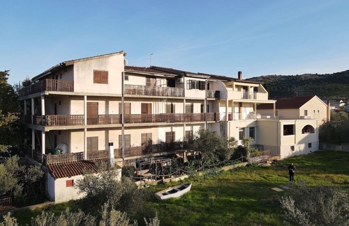 Mrljane Apartamento | Apartamento para dos personas con terraza y vista al mar Mrljane, Pasman (A-20850-a)