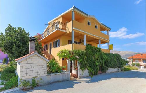 Okrug Donji Apartamento | Two-Bedroom Apartment In Okrug Donji