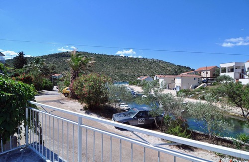 Podglavica Apartamento | Apartamento para dos personas con terraza y vista al mar Stupin Celine, Rogoznica (A-2096-a)