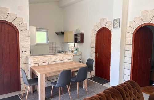 Splitska Apartamento | Apartamento para dos personas con terraza y vista al mar Splitska, Brac (A-23366-a)
