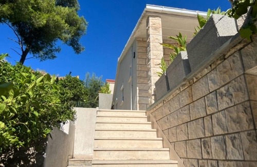 Splitska Apartamento | Apartamento para dos personas con terraza y vista al mar Splitska, Brac (A-23366-a)