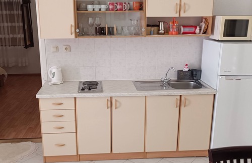 Sutivan Apartamento | Apartamento para dos personas con terraza y vista al mar Sutivan, Brac (A-21426-a)