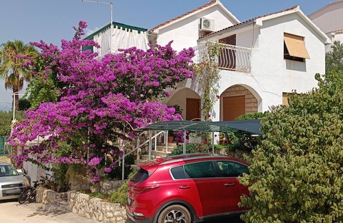 Sutivan Apartamento | Apartamento para dos personas con terraza y vista al mar Sutivan, Brac (A-21426-a)
