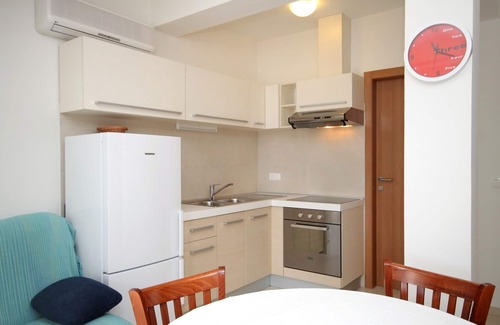 Verunic Apartamento | Apartamento para dos personas en la playa Verunic, Dugi otok (A-8103-a)