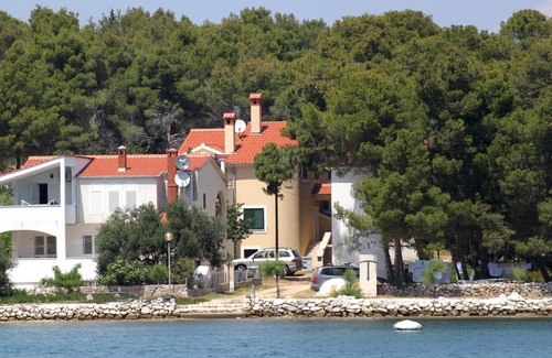 Verunic Apartamento | Apartamento para dos personas en la playa Verunic, Dugi otok (A-8103-a)