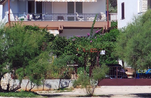 Grebastica Apartamento | Apartamento para dos personas en la playa Grebastica, Sibenik (A-10366-a)