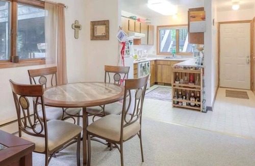 Douglas Apartamento | Two-bedroom apartment next to popular Sandy Beach trail