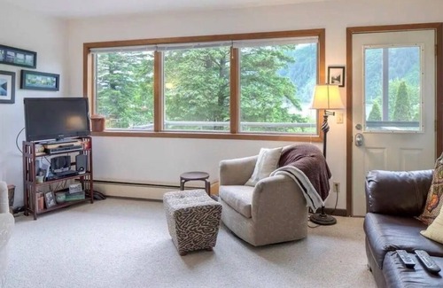 Douglas Apartamento | Two-bedroom apartment next to popular Sandy Beach trail