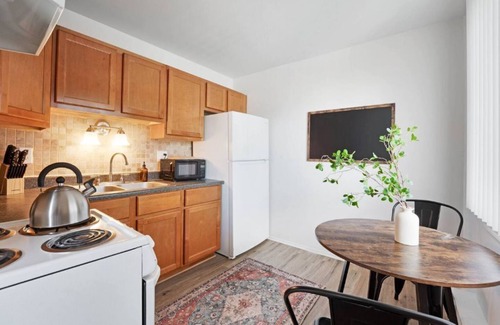 Gibraltar Apartamento | Two bedroom apartment - Near parks and Detroit River!