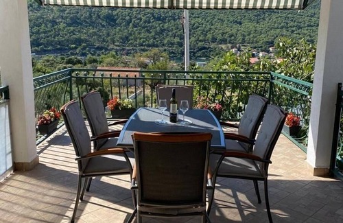 Grebastica Apartamento | Apartamento para dos personas con terraza y vista al mar Grebastica, Sibenik (A-4252-a)
