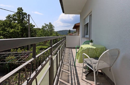 Bribir Apartamento | Apartamento para dos personas con terraza y vista al mar Bribir, Novi Vinodolski (A-19862-a)
