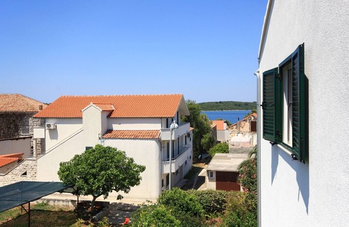 Loviste Apartamento | Apartamento para dos personas con balcón y vista al mar Loviste, Peljesac (A-10182-a)
