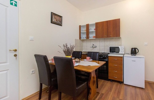 Pirovac Apartamento | Apartamento para dos personas con un balcon Pirovac, Sibenik (A-6280-b)