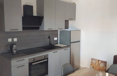 Sukosan Apartamento | Apartamento para dos personas con terraza y vista al mar Sukosan, Zadar (A-12313-b)