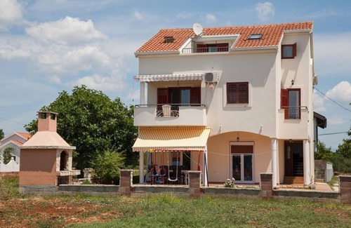 Sukosan Apartamento | Apartamento para dos personas con terraza y vista al mar Sukosan, Zadar (A-12313-b)