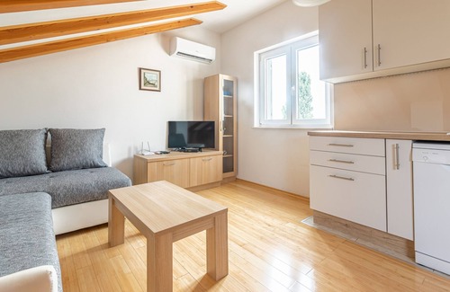 Sutivan Apartamento | Apartamento para dos personas con aire acondicionado Sutivan, Brac (A-15665-b)