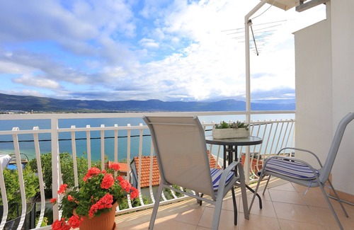 Arbanija Apartamento | Apartamento para dos personas con balcón y vista al mar Arbanija, Ciovo (A-15595-a)
