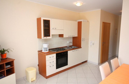 Vinisce Apartamento | Apartamento para dos personas con terraza y vista al mar Vinisce, Trogir (A-5229-b)