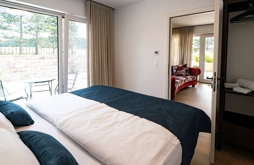 Sezana Apartamento | Two Bedroom Apartment with Terrace and shared pool