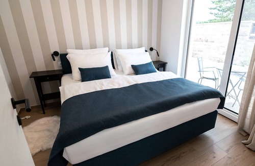 Sezana Apartamento | Two Bedroom Apartment with Terrace and shared pool