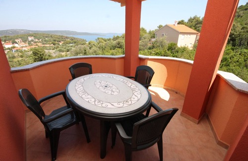 Bozava Apartamento | Two bedroom apartment with terrace and sea view Bozava, Dugi otok (A-8098-b)