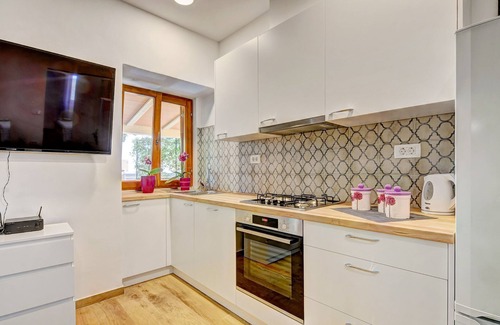 Valbandon Apartamento | Apartamento para dos personas con una terraza Fazana (A-7207-a)