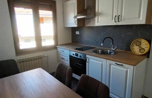 Mugeba Apartamento | Apartamento para dos personas con terraza y vista al mar Mugeba, Porec (A-24342-b)