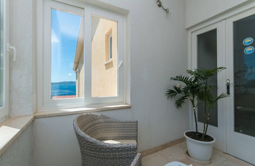 Brela Apartamento | Apartamento para dos personas con balcón y vista al mar Brela, Makarska (A-2717-c)