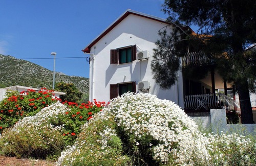 Zavala Apartamento | Apartamento para dos personas con terraza y vista al mar Zavala, Hvar (A-594-b)