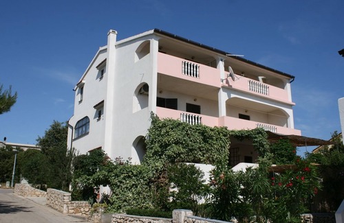 Mandre Apartamento | Apartamento para dos personas con terraza y vista al mar Mandre, Pag (A-523-d)
