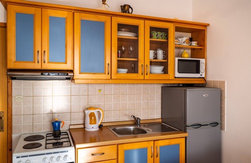 Mandre Apartamento | Apartamento para dos personas con terraza y vista al mar Mandre, Pag (A-13015-b)