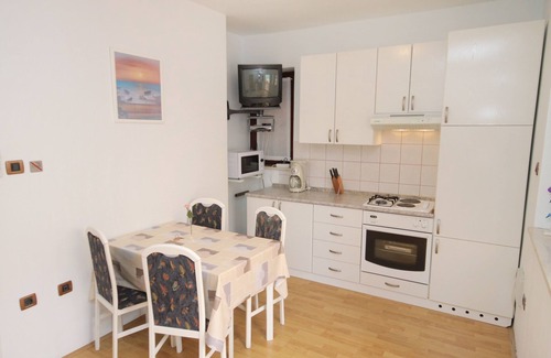 Duga Luka Apartamento | Apartamento para dos personas con terraza y vista al mar Duga Luka (Prtlog), Labin (A-5528-b)