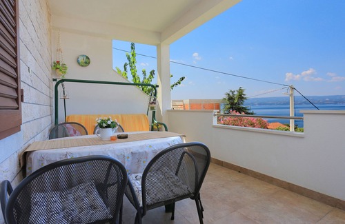 Borak Apartamento | Apartamento para dos personas con terraza y vista al mar Omis (A-18919-a)