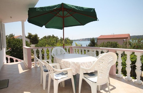 Verunic Apartamento | Two bedroom apartment with terrace and sea view Verunić, Dugi otok (A-8104-a)