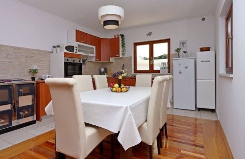 Lun Apartamento | Apartamento para dos personas con terraza y vista al mar Lun, Pag (A-21905-a)