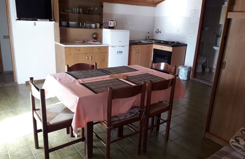Suha Punta Apartamento | Apartamento para dos personas con terraza y vista al mar Suha Punta, Rab (A-5050-d)