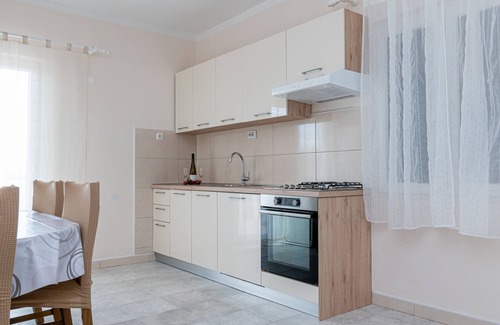 Kraj Apartamento | Apartamento para dos personas con terraza y vista al mar Kraj, Pasman (A-819-a)