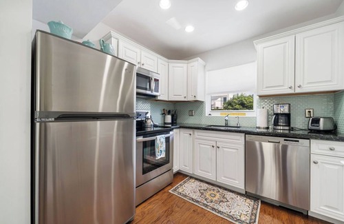 Jog Road Condominio | Two Bedroom Boutique Condo 2 Blocks from the Beach and Atlantic Avenue