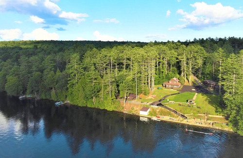 Lake Luzerne Cabina | Two Bedroom Carpenter Cabin