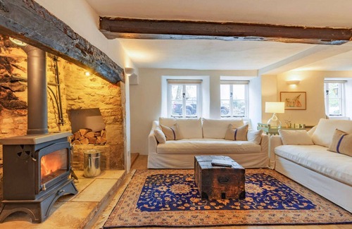 Longborough Cabaña | Two bedroom dog friendly holiday cottage in the Cotswolds - Travellers Joy