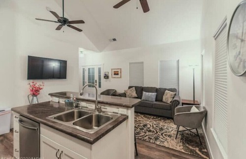Orderville Cabaña | Two Bedroom Farmhouse Cottage No. 2