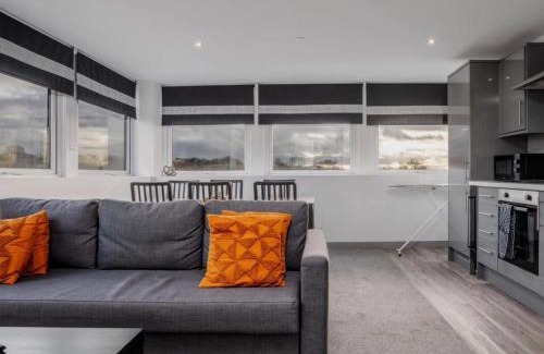 Yeadon Apartamento | Two Bedroom Flat by Brookland Stays Serviced Accommodation Short Lets Leeds with Free WiFi