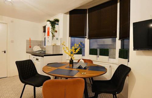 Green Street East Apartamento | Two bedroom flat near transport & shops