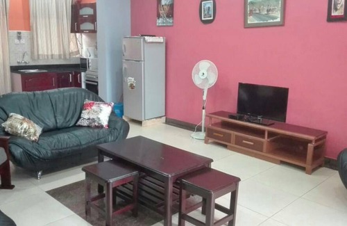 Kampala Casa | Casa completa amueblada de dos habitaciones con servicio gratuito de aeropuerto