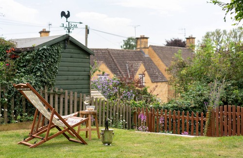 Ebrington Cabaña | Two bedroom holiday cottage with an Aga in the Cotswolds - Quaint End